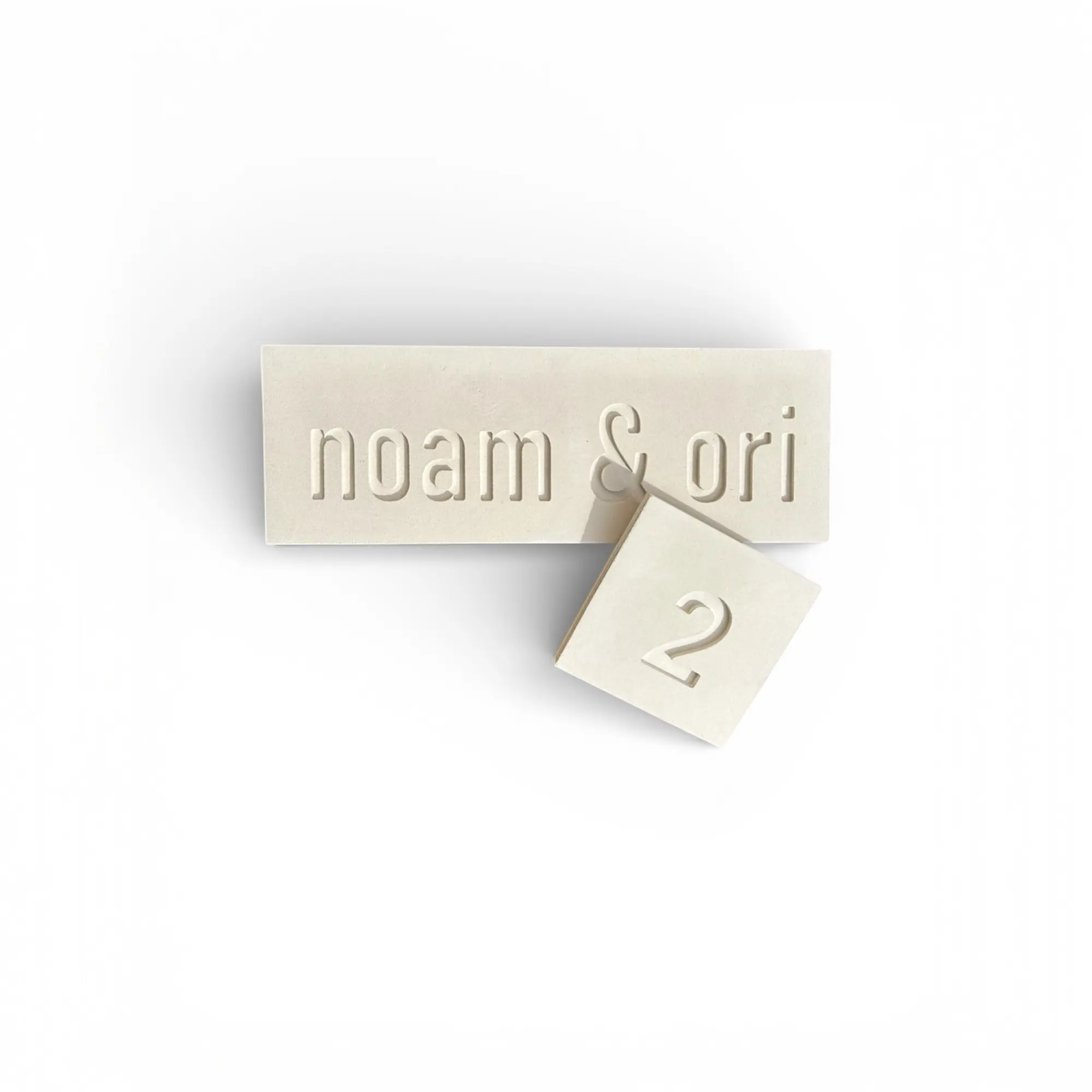 סט כניסה משפחתי מבטון טבעי | שלט משפחה + מספר בית